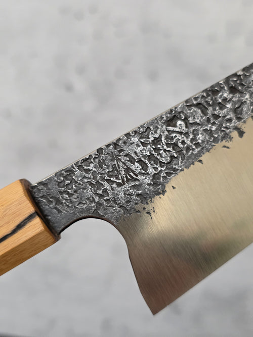 165mm "Hayelasdi" Bunka, stainless 14c28n, black and white sandlewood handle