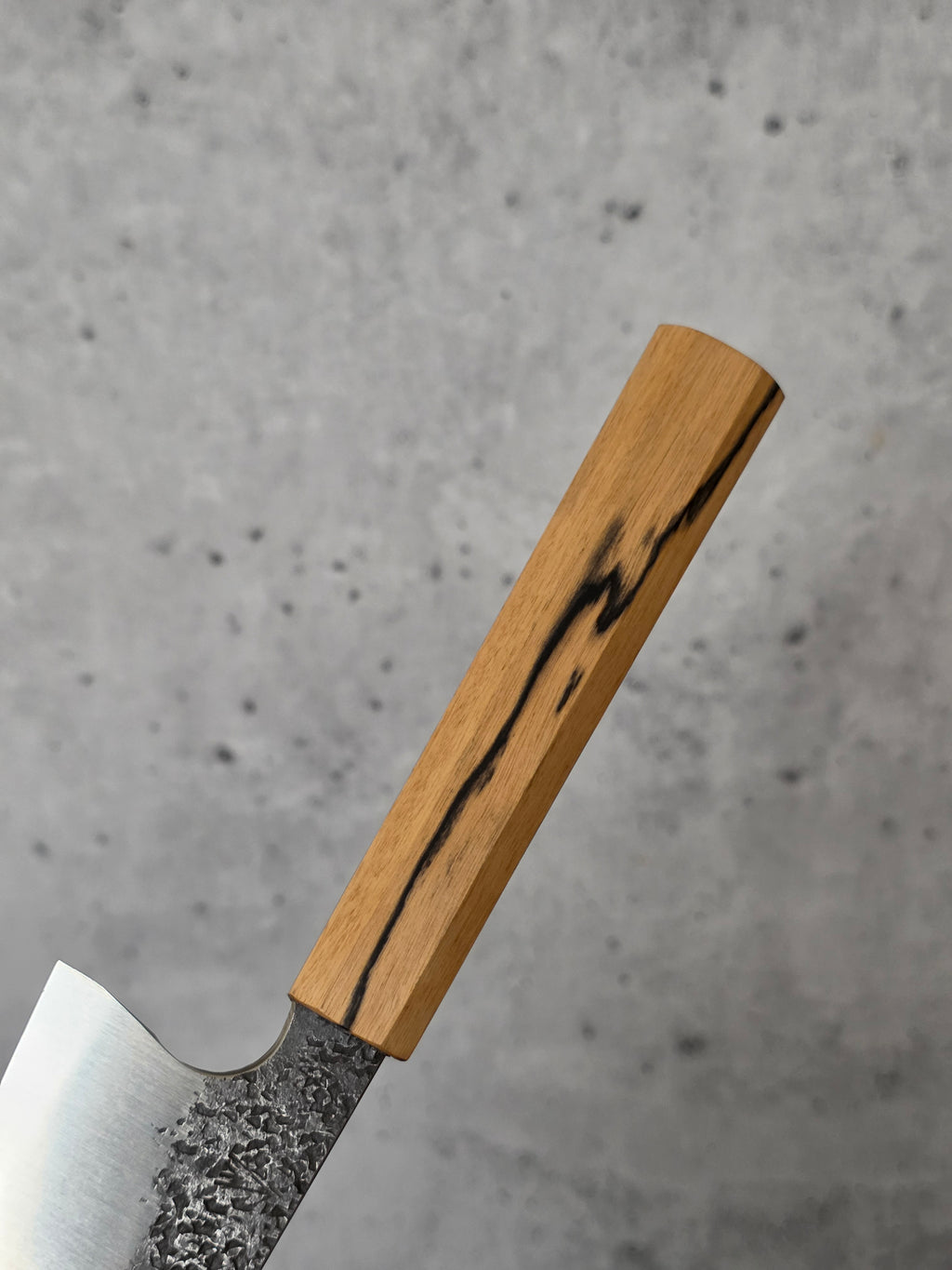 165mm "Hayelasdi" Bunka, stainless 14c28n, black and white sandlewood handle