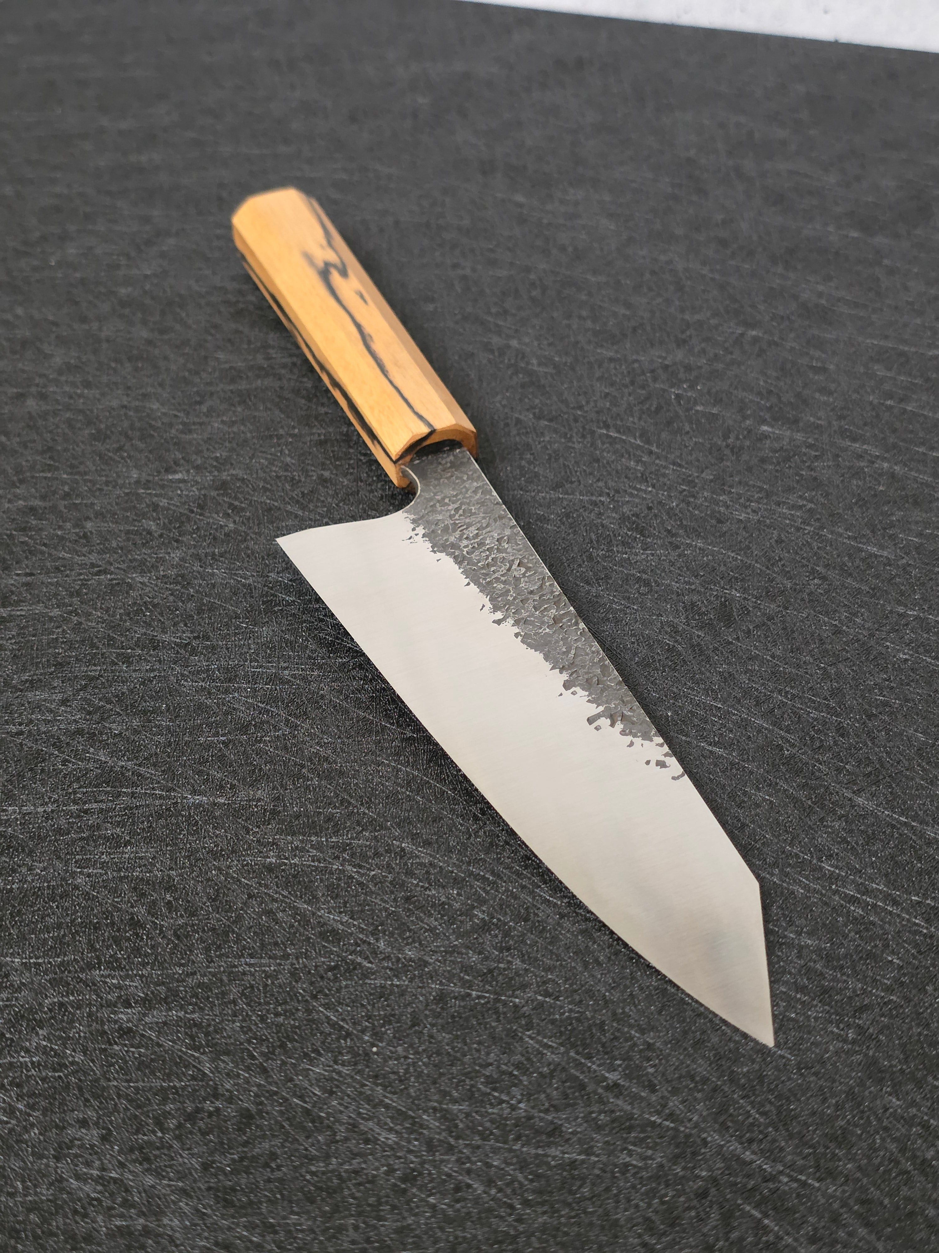 165mm "Hayelasdi" Bunka, stainless 14c28n, black and white sandlewood handle